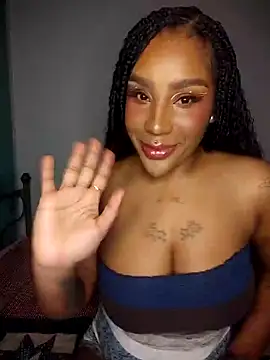 Snapshot of Queen_Amara chatting on April 28, 2026, 3:55 am Queen Amara online show from April 28, 2026, 3:55 am