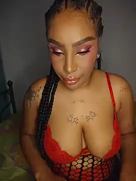 Snapshot of Queen_Amara chatting on May 31, 2026, 4:18 am Queen Amara online show from May 31, 2026, 4:18 am