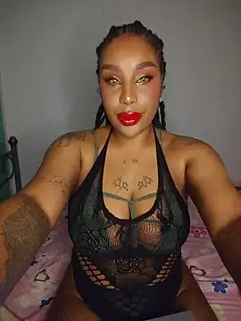Snapshot of Queen_Amara chatting on June 2, 2026, 4:12 am Queen Amara online show from June 2, 2026, 4:12 am