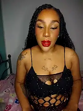 Snapshot of Queen_Amara chatting on April 25, 2026, 4:37 am Queen Amara online show from April 25, 2026, 4:37 am