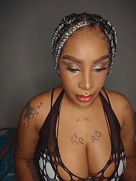 Snapshot of Queen_Amara chatting on June 7, 2026, 4:39 am Queen Amara online show from June 7, 2026, 4:39 am