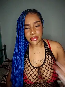 Snapshot of Queen_Amara chatting on April 3, 2026, 3:24 am Queen Amara online show from April 3, 2026, 3:24 am