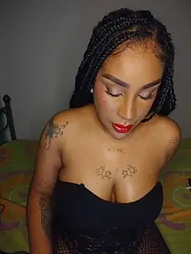 Snapshot of Queen_Amara chatting on May 13, 2026, 4:08 am Queen Amara online show from May 13, 2026, 4:08 am