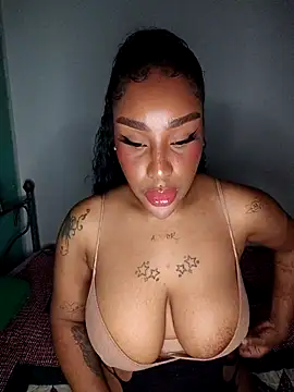 Snapshot of Queen_Amara chatting on March 10, 2026, 3:54 am Queen Amara online show from March 10, 2026, 3:54 am