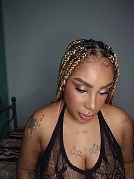 Snapshot of Queen_Amara chatting on August 8, 2026, 4:30 am Queen Amara online show from August 8, 2026, 4:30 am
