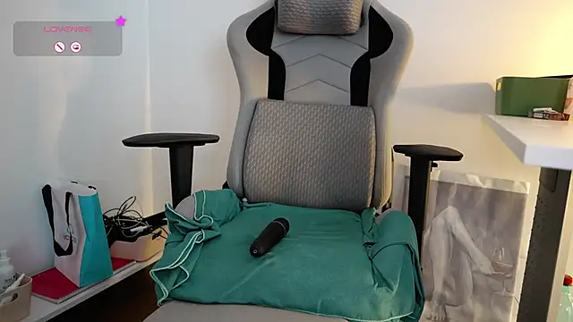 GingerAleMILF online show from September 18, 2025, 7:55 am