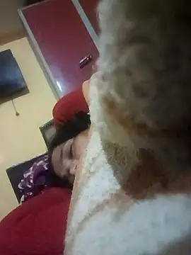 Snapshot of Hot-kal93 chatting on December 17, 2025, 9:42 pm Hot-kal93 online show from December 17, 2025, 9:42 pm