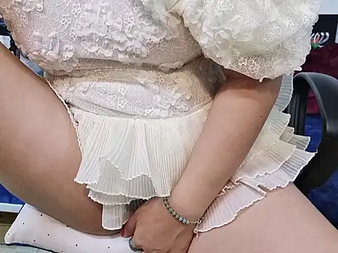 Snapshot of Ami_8x chatting on November 22, 2025, 2:21 am Ami 8x online show from November 22, 2025, 2:21 am