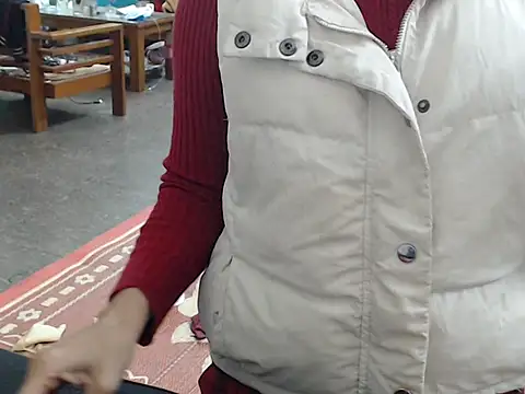 Snapshot of Ami_8x chatting on November 30, 2025, 2:18 pm Ami 8x online show from November 30, 2025, 2:18 pm