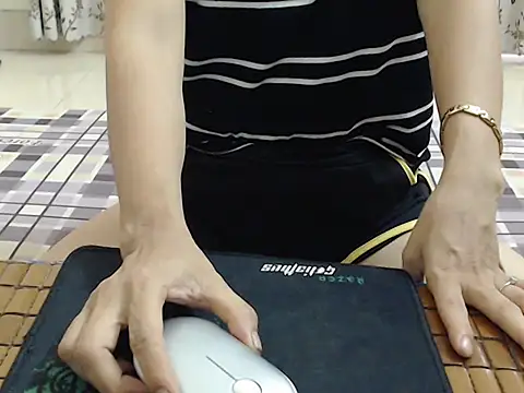 Snapshot of Ami_8x chatting on September 20, 2025, 6:29 am Ami 8x online show from September 20, 2025, 6:29 am