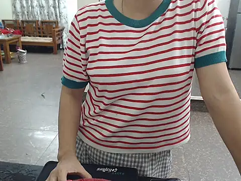 Snapshot of Ami_8x chatting on November 8, 2025, 1:36 pm Ami 8x online show from November 8, 2025, 1:36 pm