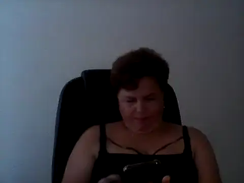 Snapshot of EllaLove2277 chatting on September 13, 2025, 1:44 pm EllaLove2277 online show from September 13, 2025, 1:44 pm