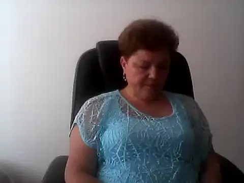 Snapshot of EllaLove2277 chatting on September 14, 2025, 9:42 am EllaLove2277 online show from September 14, 2025, 9:42 am