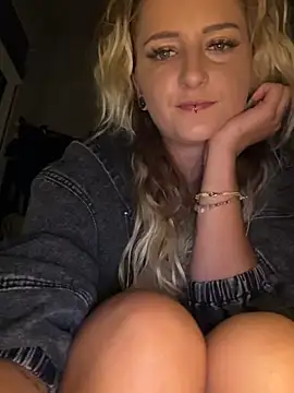 Lyra XX online show from June 27, 2026, 1:22 am
