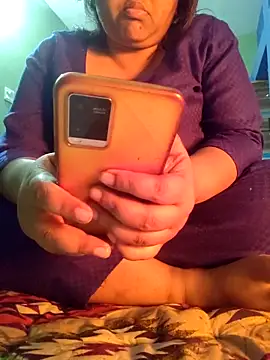 bitch-horny online show from February 9, 2026, 4:38 pm