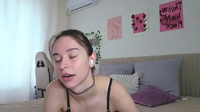 Snapshot of _Alissaa chatting on May 16, 2026, 5:28 am Alissaa online show from May 16, 2026, 5:28 am