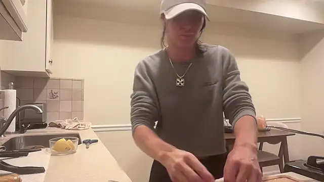 Snapshot of NurseStephania chatting on October 8, 2025, 11:05 pm NurseStephania online show from October 8, 2025, 11:05 pm