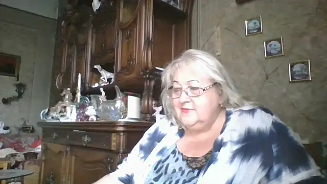 Snapshot of Lala-Love56 chatting on September 9, 2025, 1:20 pm Lala-Love56 online show from September 9, 2025, 1:20 pm