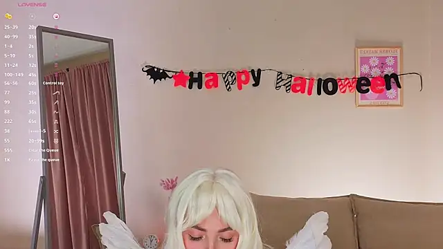 Snapshot of OliviaKis_ chatting on October 26, 2025, 7:31 am OliviaKis online show from October 26, 2025, 7:31 am