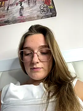 Snapshot of Bellatrisssaa chatting on November 12, 2025, 2:10 pm Bellatrisssaa online show from November 12, 2025, 2:10 pm