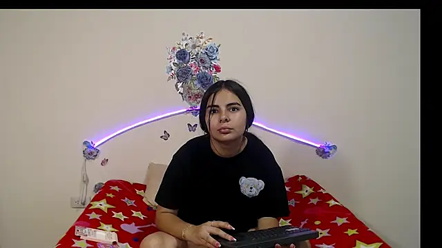 Valeryxs online show from October 21, 2025, 7:57 pm