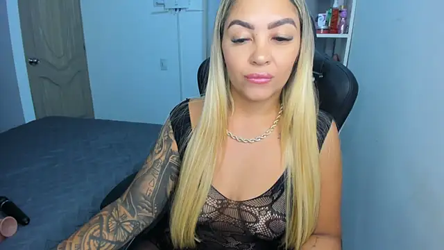 NicolPorto online show from September 15, 2025, 11:32 am