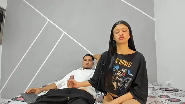 Snapshot of Sexy777Couple chatting on March 1, 2026, 2:22 am Sexy777Couple online show from March 1, 2026, 2:22 am