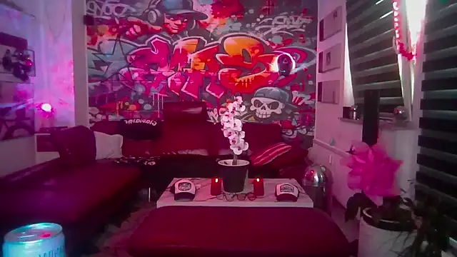 hellgirl1980 online show from July 25, 2026, 3:58 am