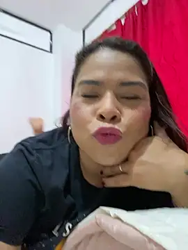 Snapshot of roselyn_caprice chatting on February 7, 2026, 5:10 pm roselyn caprice online show from February 7, 2026, 5:10 pm