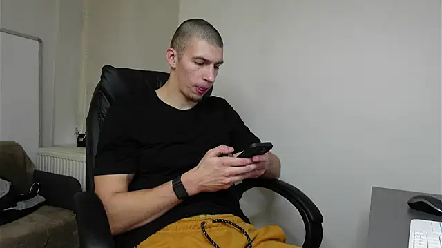 Ryan Dozer online show from November 6, 2025, 8:29 am