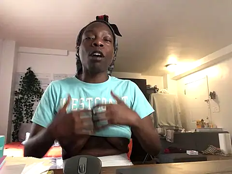 Snapshot of littyleesh1 chatting on September 24, 2025, 1:39 pm littyleesh1 online show from September 24, 2025, 1:39 pm