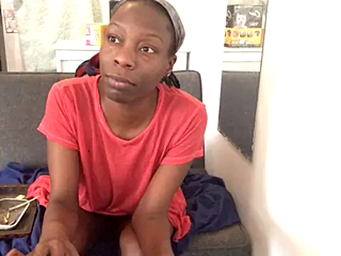 littyleesh1 online show from October 16, 2025, 6:49 pm