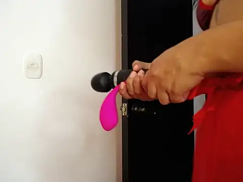 charlottekiss99 online show from February 28, 2026, 8:52 pm