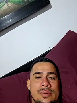 yeffito1 online show from September 17, 2025, 4:09 pm