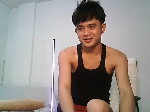 Snapshot of NautyBoyBrazeen_143 chatting on February 22, 2026, 3:35 pm NautyBoyBrazeen 143 online show from February 22, 2026, 3:35 pm