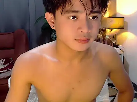 Snapshot of NautyBoyBrazeen_143 chatting on May 19, 2026, 8:43 am NautyBoyBrazeen 143 online show from May 19, 2026, 8:43 am