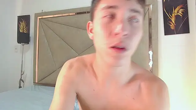 Snapshot of Santiago_fantasy chatting on October 19, 2025, 10:01 pm Santiago fantasy online show from October 19, 2025, 10:01 pm