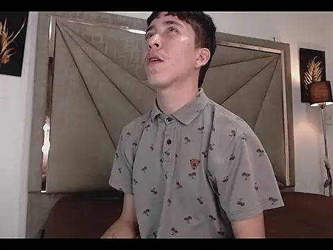 Snapshot of Santiago_fantasy chatting on October 21, 2025, 9:36 pm Santiago fantasy online show from October 21, 2025, 9:36 pm