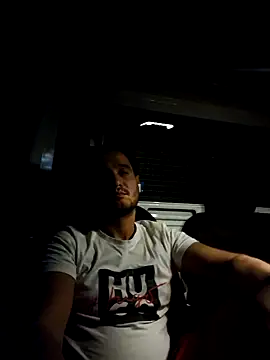 Snapshot of Darkhayrboy chatting on October 29, 2025, 1:04 am Darkhayrboy online show from October 29, 2025, 1:04 am