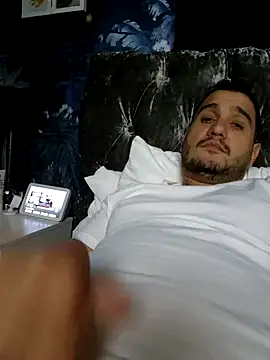 Snapshot of Darkhayrboy chatting on November 14, 2025, 5:16 pm Darkhayrboy online show from November 14, 2025, 5:16 pm