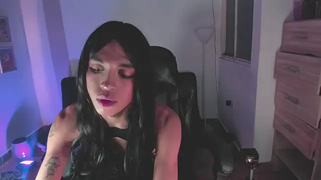 Nikkita Dragon online show from November 19, 2025, 2:11 am