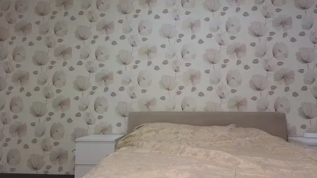 Snapshot of Annabel_theMoon chatting on October 28, 2025, 3:51 am Annabel theMoon online show from October 28, 2025, 3:51 am