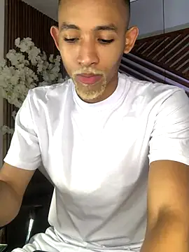 B Wild online show from November 1, 2025, 3:46 am