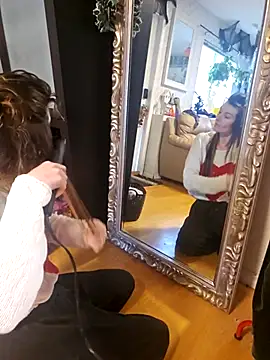 Snapshot of Blossom94 chatting on November 24, 2025, 5:02 pm Blossom94 online show from November 24, 2025, 5:02 pm