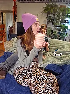 Snapshot of Blossom94 chatting on October 22, 2025, 4:17 pm Blossom94 online show from October 22, 2025, 4:17 pm