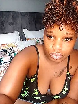 Snapshot of ThickAmy chatting on November 9, 2025, 8:18 am ThickAmy online show from November 9, 2025, 8:18 am