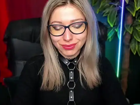 Snapshot of loveHeidi chatting on March 17, 2026, 6:38 am loveHeidi online show from March 17, 2026, 6:38 am