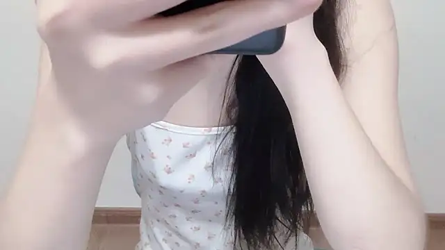 Snapshot of Queen_ww chatting on October 15, 2025, 1:19 pm Queen ww online show from October 15, 2025, 1:19 pm