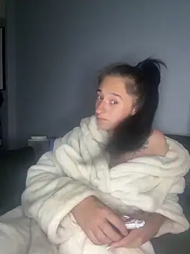 aurora28 online show from September 27, 2025, 1:23 am