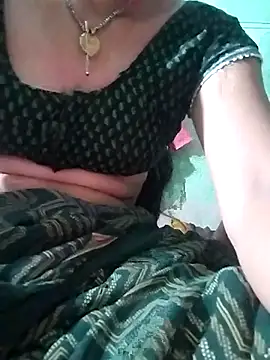 Snapshot of KIRTI12_HOT chatting on October 1, 2025, 4:11 pm KIRTI12 HOT online show from October 1, 2025, 4:11 pm